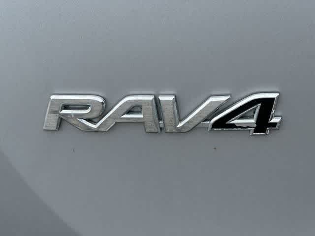 Thumbnail: 2018 Toyota RAV4 - 18