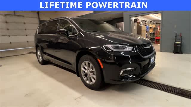 Thumbnail: 2026 Chrysler Pacifica - 2