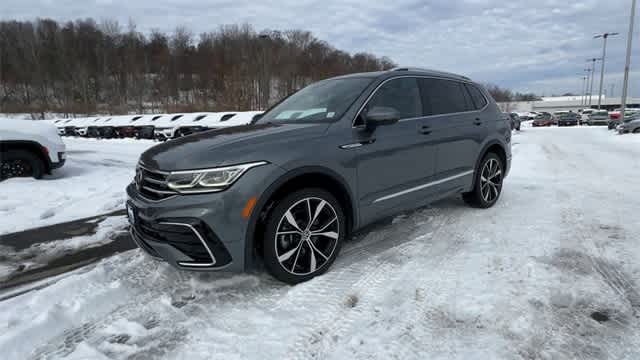 Thumbnail: 2022 Volkswagen Tiguan - 4