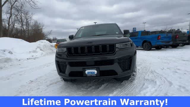 Thumbnail: 2026 Jeep Grand Cherokee - 3