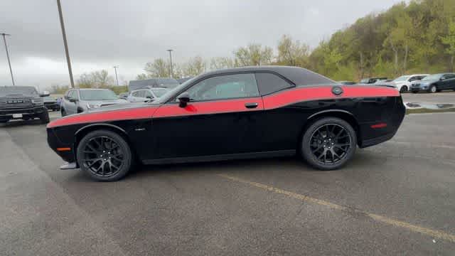 Thumbnail: 2017 Dodge Challenger - 5