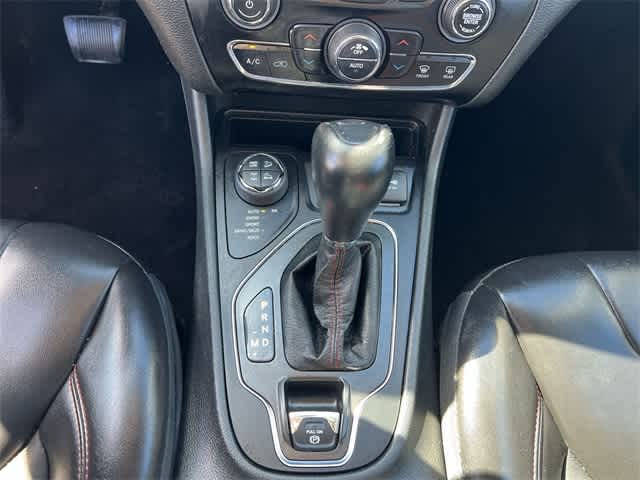 Thumbnail: 2019 Jeep Cherokee - 22