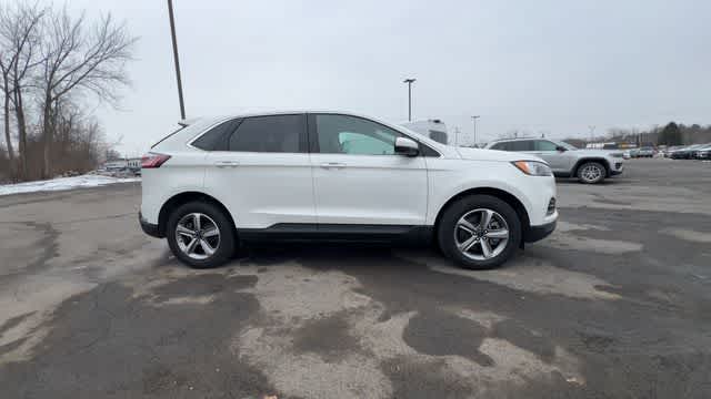 Thumbnail: 2022 Ford Edge - 9