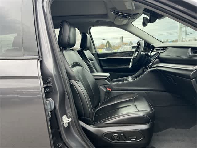 Thumbnail: 2024 Jeep Grand Cherokee L - 19