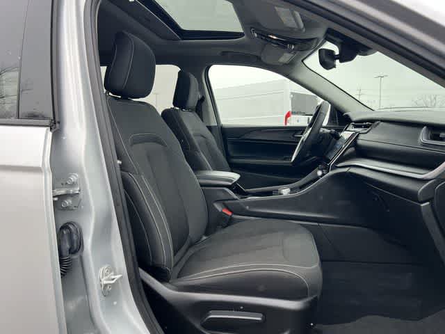 Thumbnail: 2023 Jeep Grand Cherokee - 19