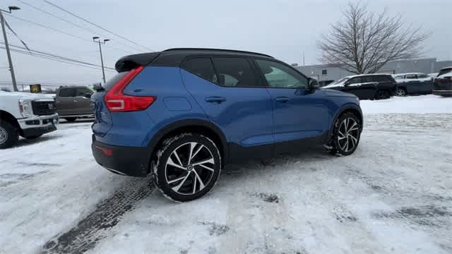 Thumbnail: 2020 Volvo XC40 - 8