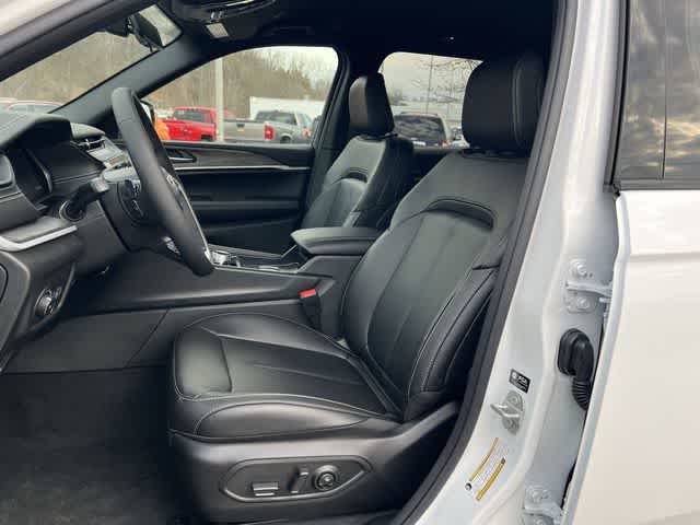 Thumbnail: 2026 Jeep Grand Cherokee - 15