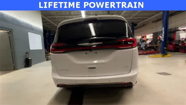 Thumbnail: 2026 Chrysler Pacifica - 7