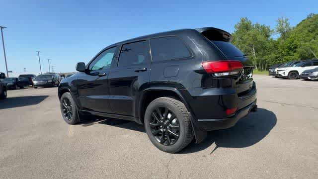 Thumbnail: 2017 Jeep Grand Cherokee - 5