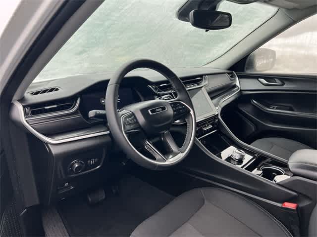 Thumbnail: 2023 Jeep Grand Cherokee - 10