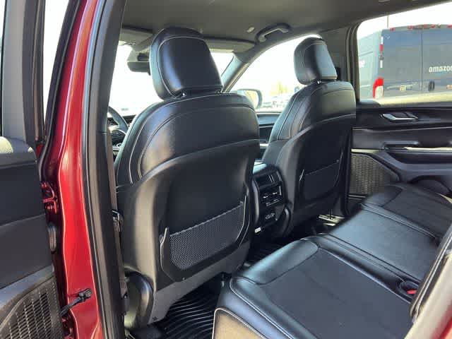 Thumbnail: 2025 Jeep Grand Cherokee - 16