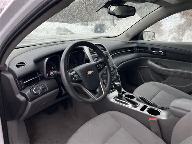 Thumbnail: 2015 Chevrolet Malibu - 10