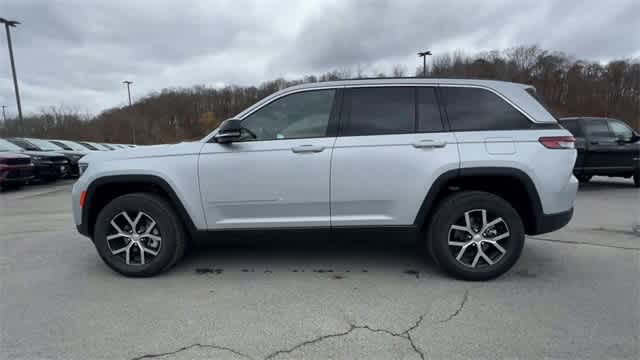 Thumbnail: 2025 Jeep Grand Cherokee - 5