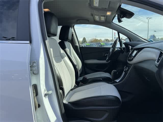 Thumbnail: 2020 Chevrolet Trax - 19