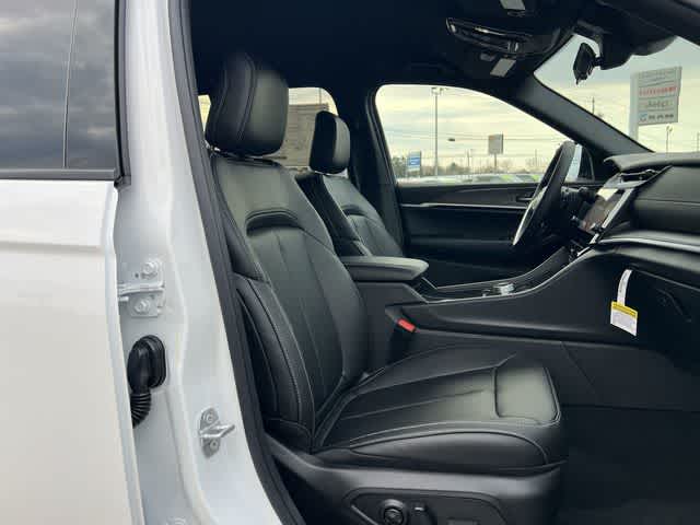 Thumbnail: 2026 Jeep Grand Cherokee - 19