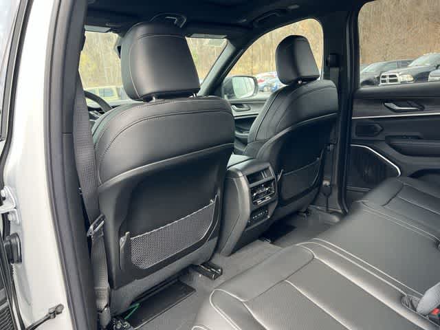 Thumbnail: 2026 Jeep Grand Cherokee - 16