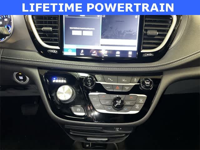 Thumbnail: 2026 Chrysler Pacifica - 21