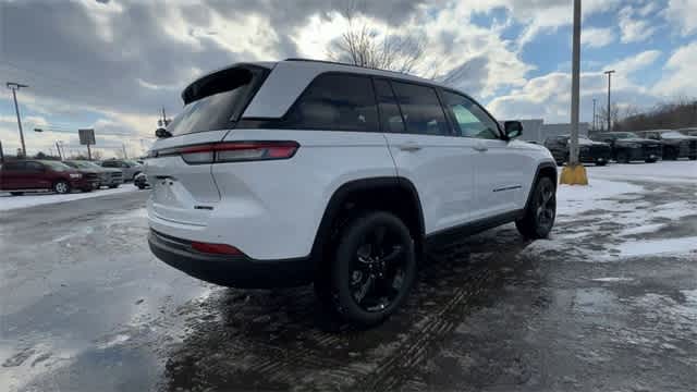 Thumbnail: 2025 Jeep Grand Cherokee - 8