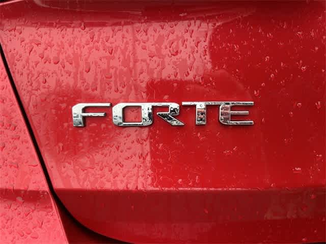 2017 Kia Forte S 18