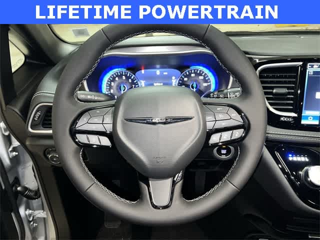 Thumbnail: 2026 Chrysler Pacifica - 20