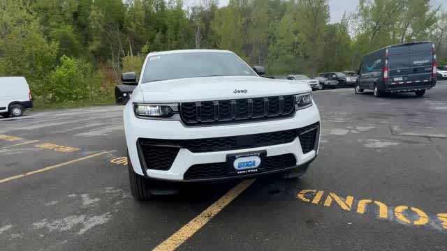 Thumbnail: 2026 Jeep Grand Cherokee L - 3