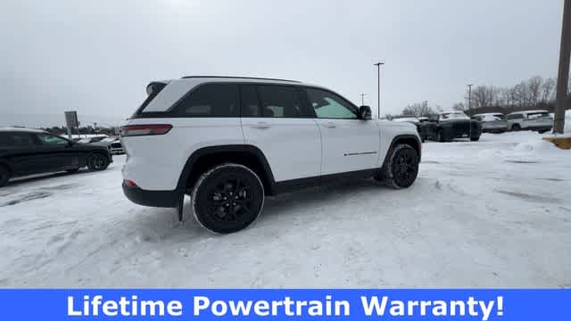 Thumbnail: 2026 Jeep Grand Cherokee - 8