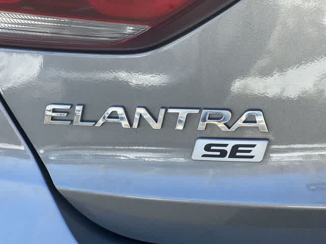 Thumbnail: 2017 Hyundai Elantra - 11