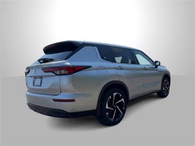 2022 Mitsubishi Outlander ES 8