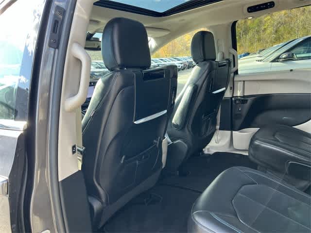 Thumbnail: 2021 Chrysler Pacifica - 16