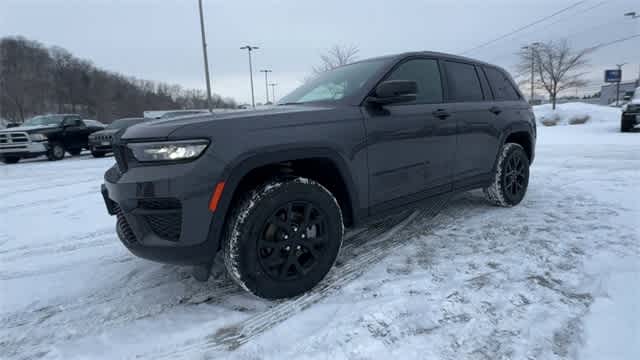 Thumbnail: 2025 Jeep Grand Cherokee - 4