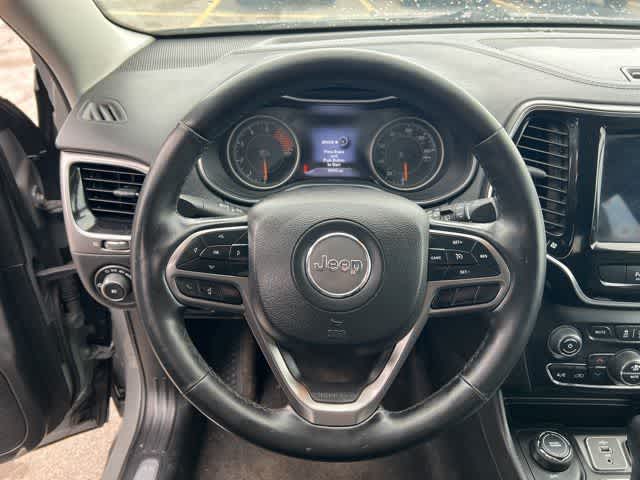 Thumbnail: 2019 Jeep Cherokee - 16