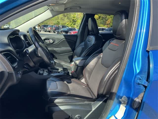 Thumbnail: 2019 Jeep Cherokee - 15