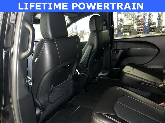 Thumbnail: 2026 Chrysler Pacifica - 16