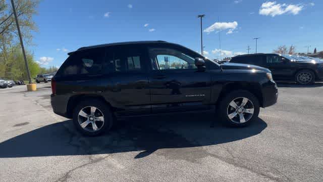 Thumbnail: 2017 Jeep Compass - 9