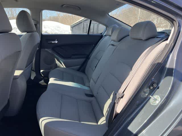 Thumbnail: 2016 Kia Forte - 17