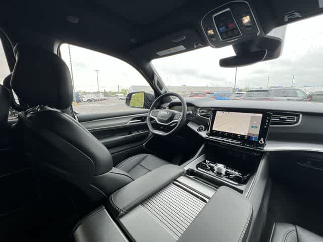 Thumbnail: 2026 Jeep Grand Wagoneer - 17