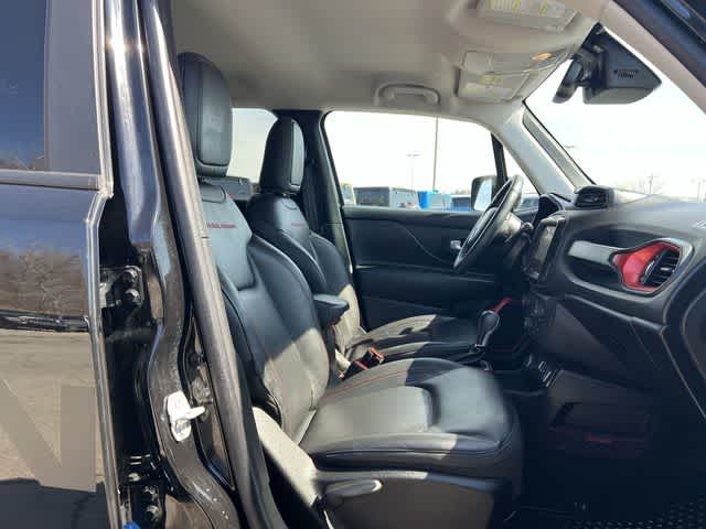 Thumbnail: 2022 Jeep Renegade - 19