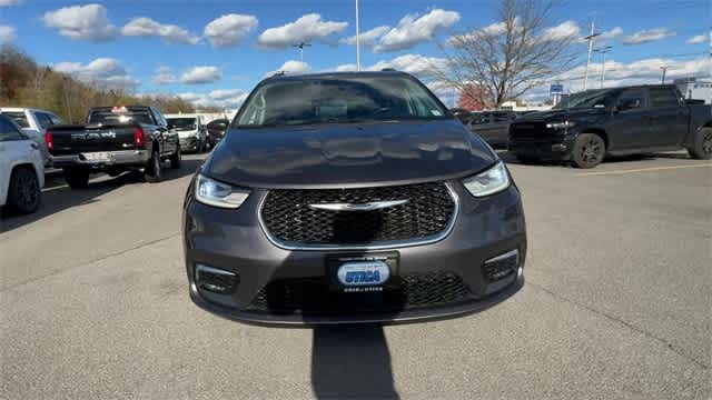 Thumbnail: 2021 Chrysler Pacifica - 3