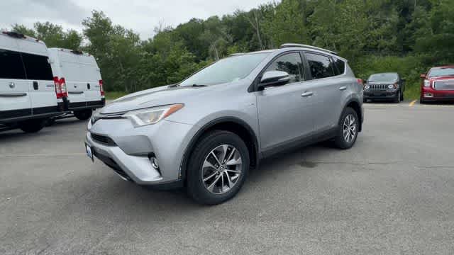 Thumbnail: 2018 Toyota RAV4 - 3