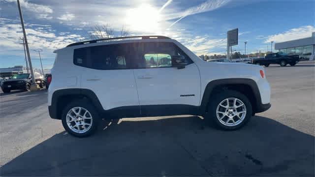 Thumbnail: 2019 Jeep Renegade - 9