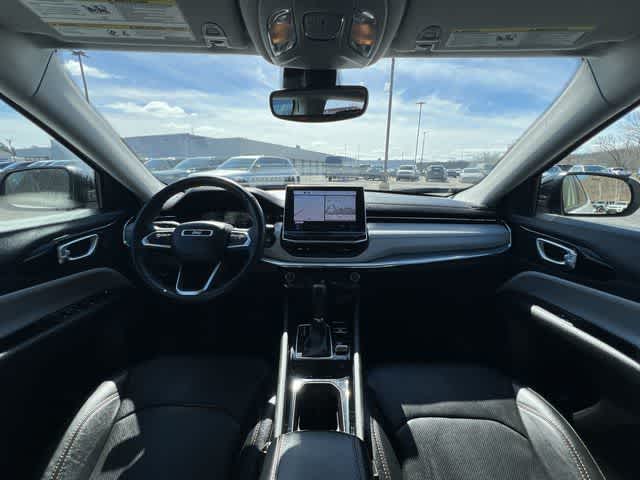 Thumbnail: 2022 Jeep Compass - 14