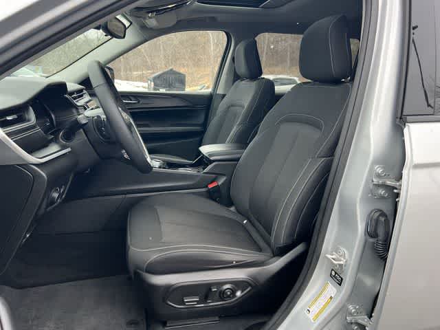 Thumbnail: 2023 Jeep Grand Cherokee - 15