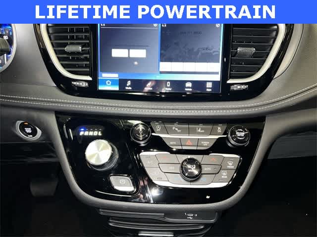 Thumbnail: 2026 Chrysler Pacifica - 21