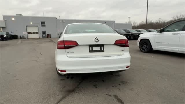 Thumbnail: 2017 Volkswagen Jetta - 7