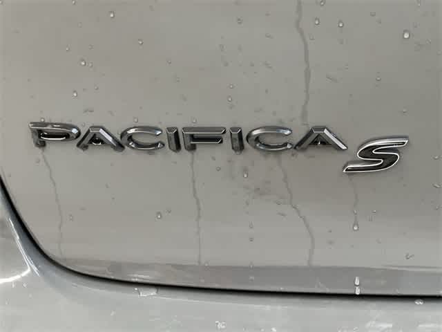 Thumbnail: 2023 Chrysler Pacifica - 11