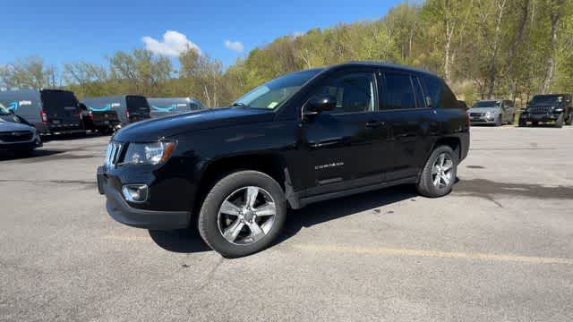 Thumbnail: 2017 Jeep Compass - 4