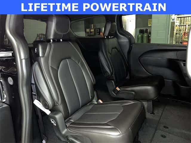 Thumbnail: 2026 Chrysler Pacifica - 18