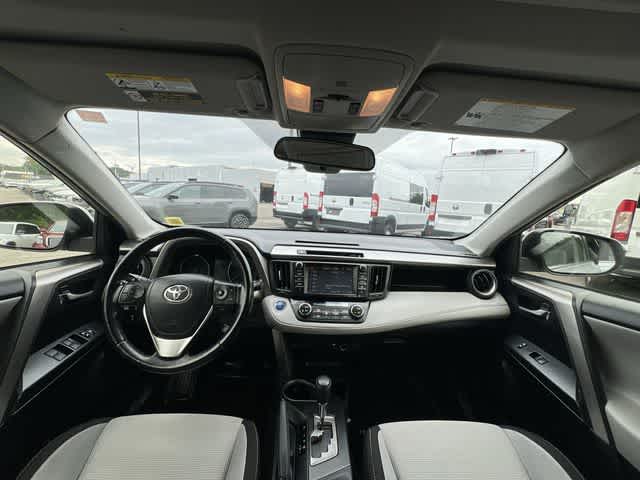 Thumbnail: 2018 Toyota RAV4 - 9