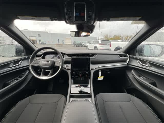 Thumbnail: 2025 Jeep Grand Cherokee - 14