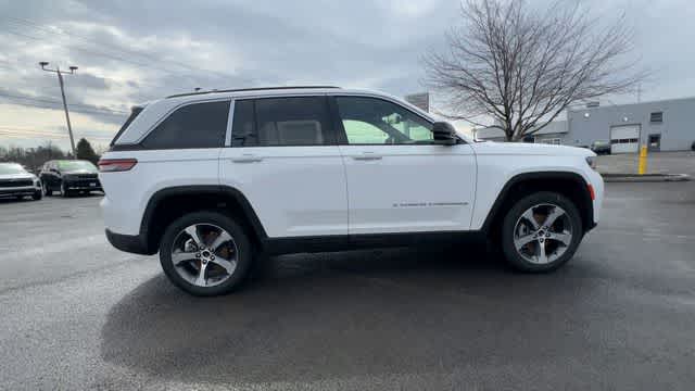 Thumbnail: 2026 Jeep Grand Cherokee - 9